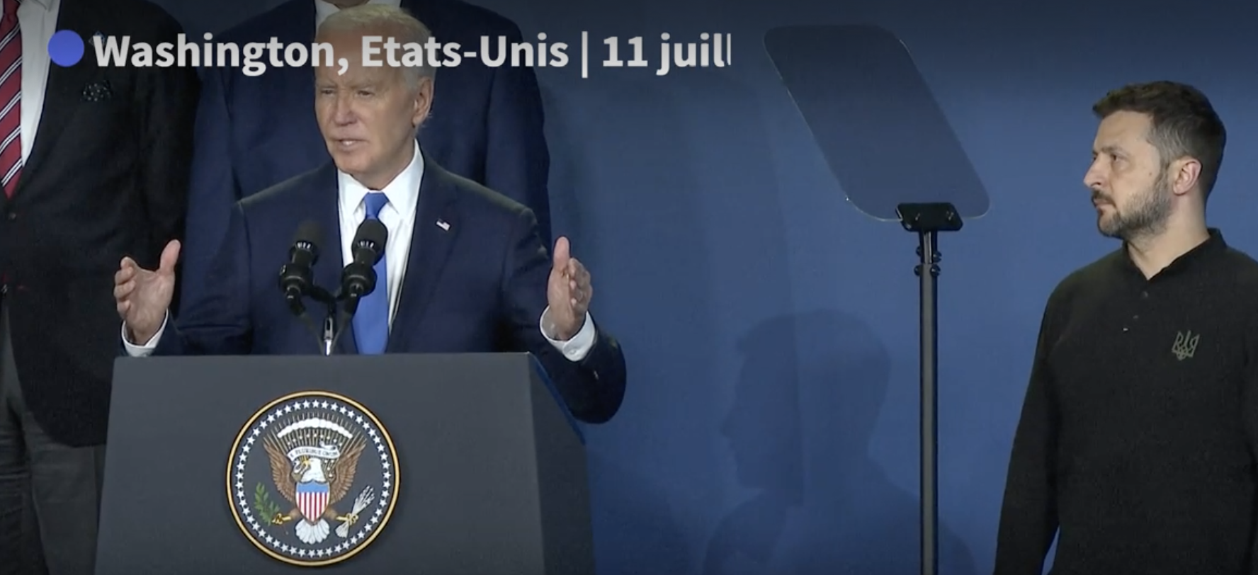 Face à la presse, un Biden batailleur et gaffeur