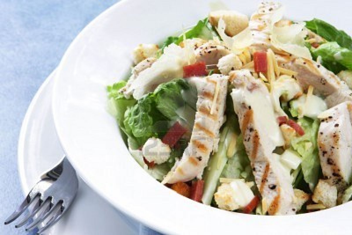 SALADE CESAR AU POULET